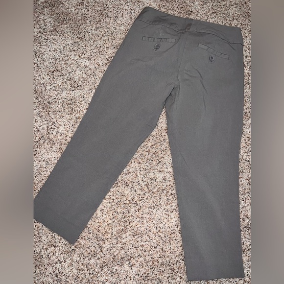 The Limited Gray Capris - Picture 2 of 3